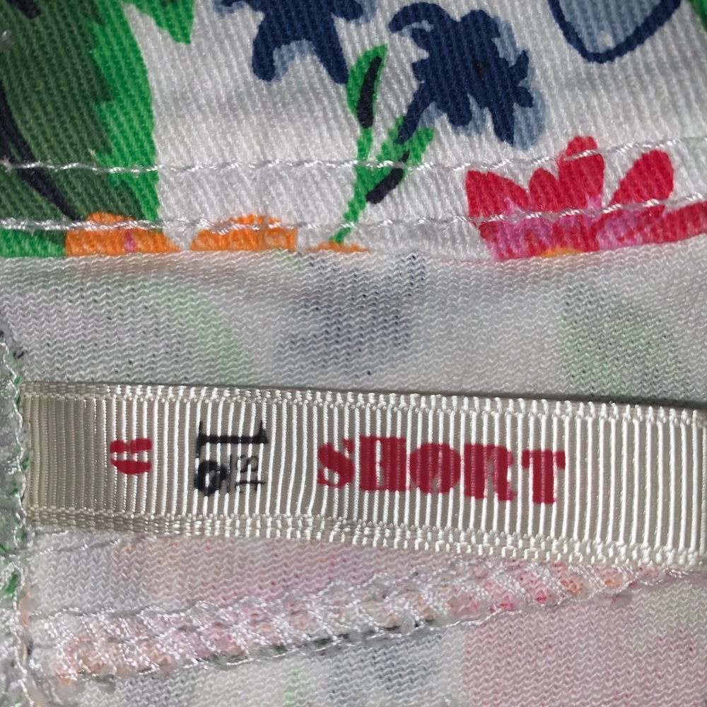 Shorts - Picture 5 of 6